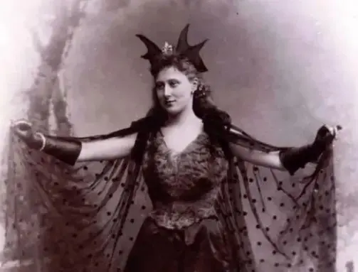 A Very Victorian Hallowe'en
