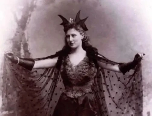 A Very Victorian Hallowe'en 1